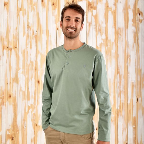 Remera Henley Verde Oliva Manga Larga