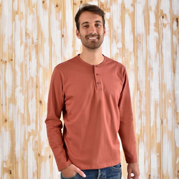 Remera Terracota Henley Manga Larga  Aves del Plata™