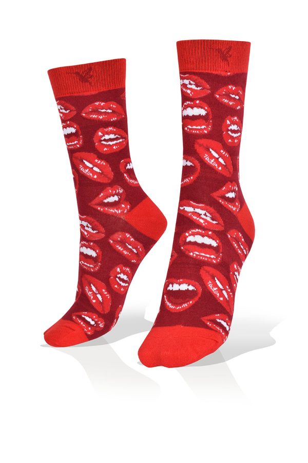 Medias con Labios en fondo Rojo
